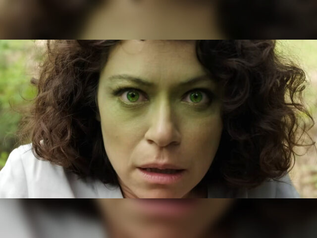 she-hulk-tatiana-maslany-transforming-640x480.jpg