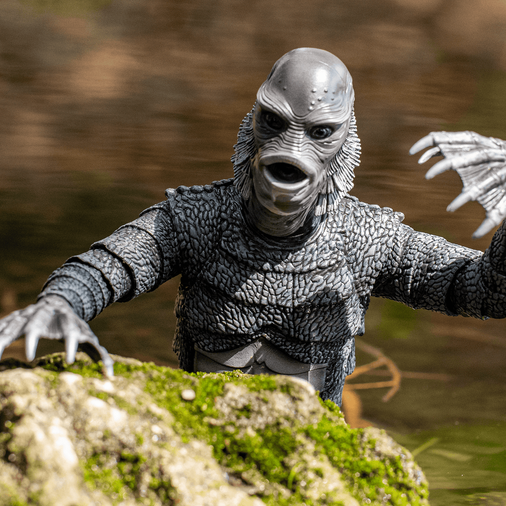 5-Universal-Monster-Creature-Black-Lagoon-Scale-Figure-environment_1024x.png