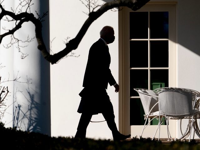 biden-outside-white-house-silhouette-dark-AP-640x480.jpg